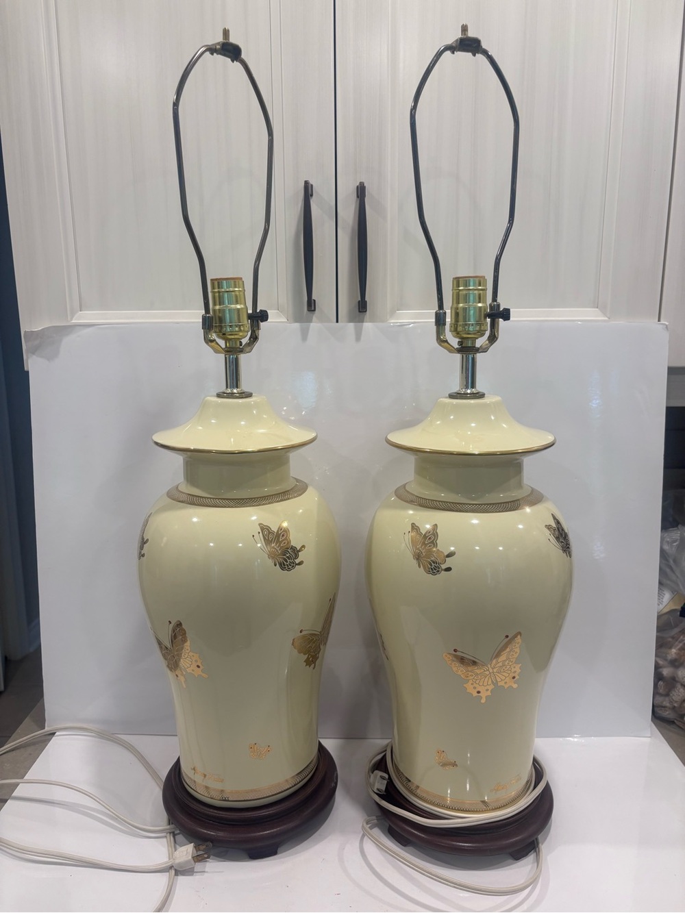 Vintage pair Asian porcelain butterfly table lamps Nancy Friss gold floral ivory